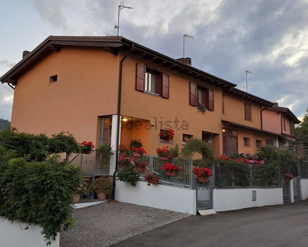 casa indipendente a San Benedetto Val di Sambro in zona Madonna dei Fornelli