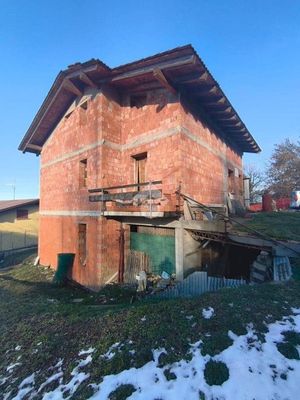 casa indipendente a San Benedetto Val di Sambro in zona Madonna dei Fornelli