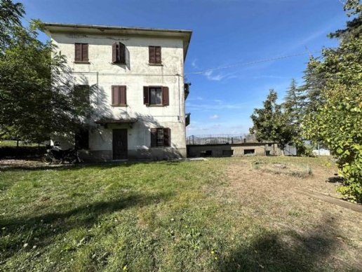 casa indipendente a San Benedetto Val di Sambro in zona Piano del Voglio