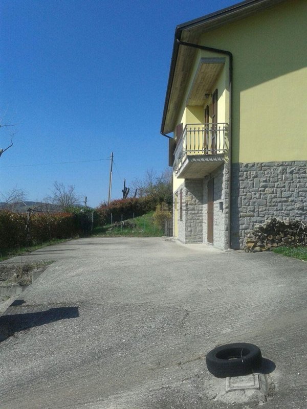 casa indipendente in vendita a San Benedetto Val di Sambro