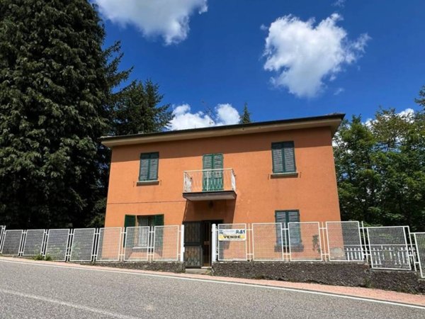 casa indipendente a San Benedetto Val di Sambro in zona Castel dell'Alpi