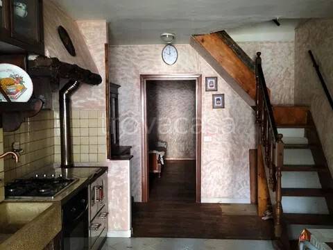 casa indipendente a San Benedetto Val di Sambro in zona Piano del Voglio