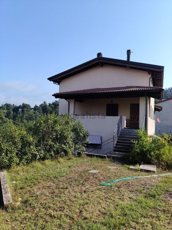 casa indipendente a San Benedetto Val di Sambro in zona Piano del Voglio