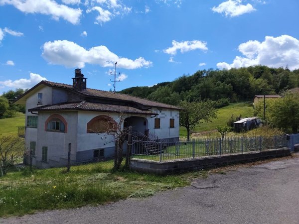casa indipendente a San Benedetto Val di Sambro in zona Madonna dei Fornelli
