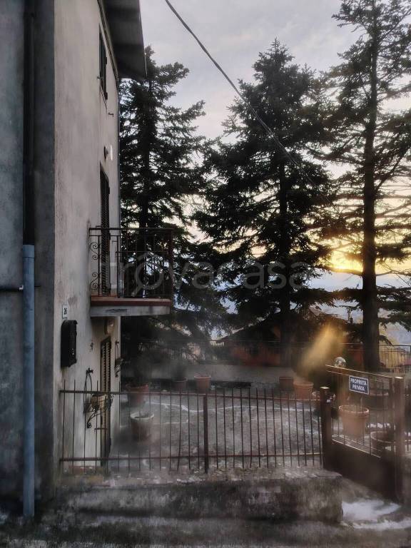 casa indipendente a San Benedetto Val di Sambro in zona Monte Fredente