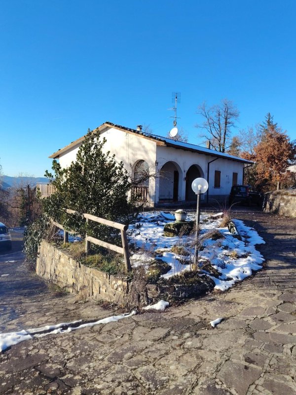 casa indipendente a San Benedetto Val di Sambro in zona Monteacuto Vallese
