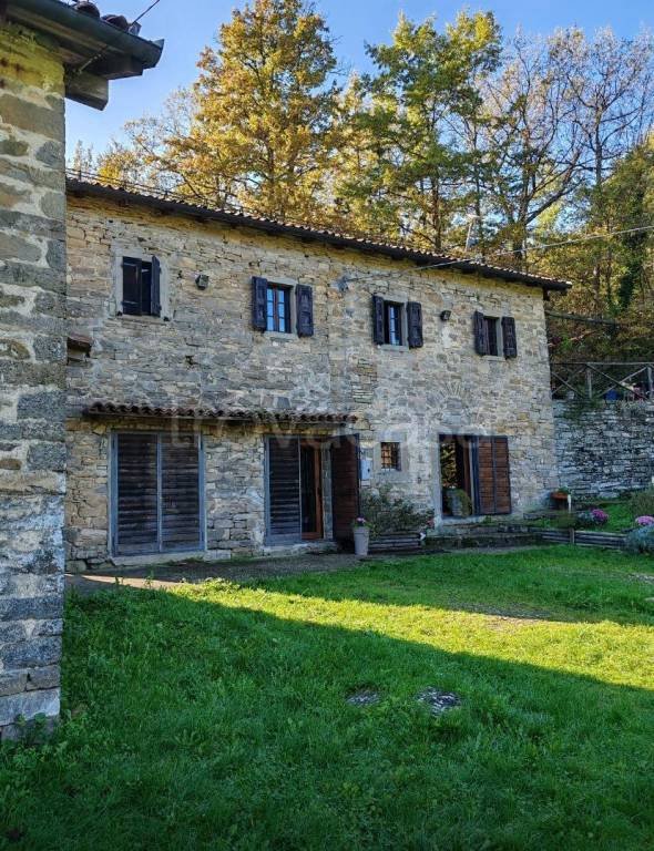 casa indipendente in vendita a San Benedetto Val di Sambro