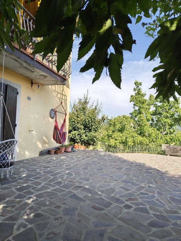 casa indipendente a San Benedetto Val di Sambro in zona Monteacuto Vallese