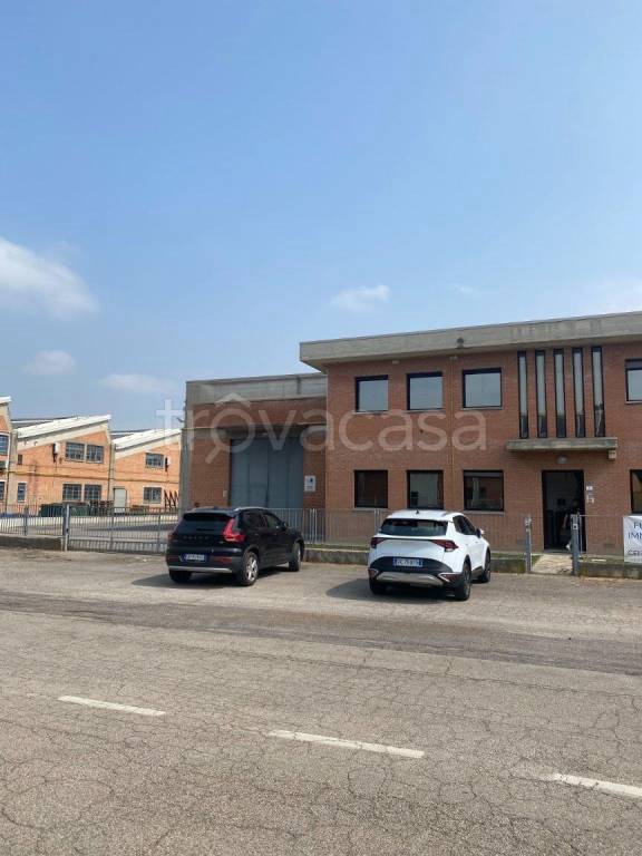locale commerciale in vendita a San Giorgio di Piano