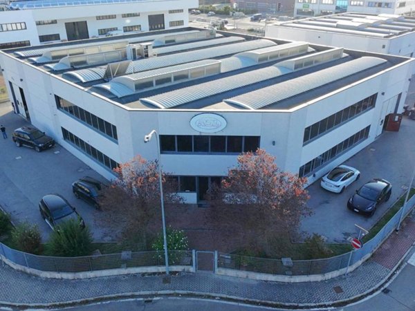 locale commerciale in vendita a San Giorgio di Piano