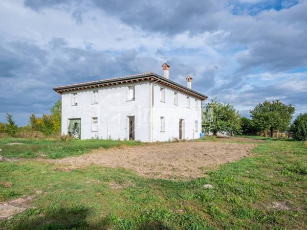 casa indipendente in vendita a San Giorgio di Piano in zona Cinquanta