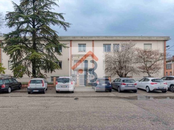 locale commerciale in vendita a San Giorgio di Piano in zona Stiatico