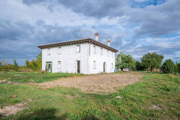 casa indipendente in vendita a San Giorgio di Piano in zona Cinquanta