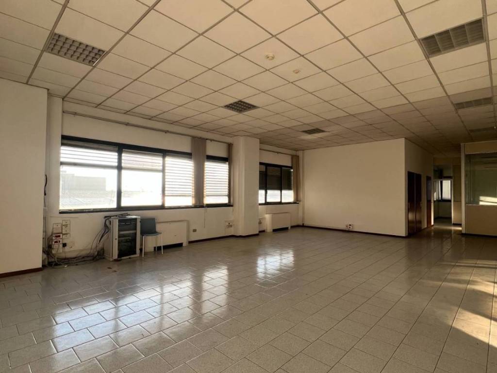 negozio in vendita a San Giorgio di Piano in zona Stiatico