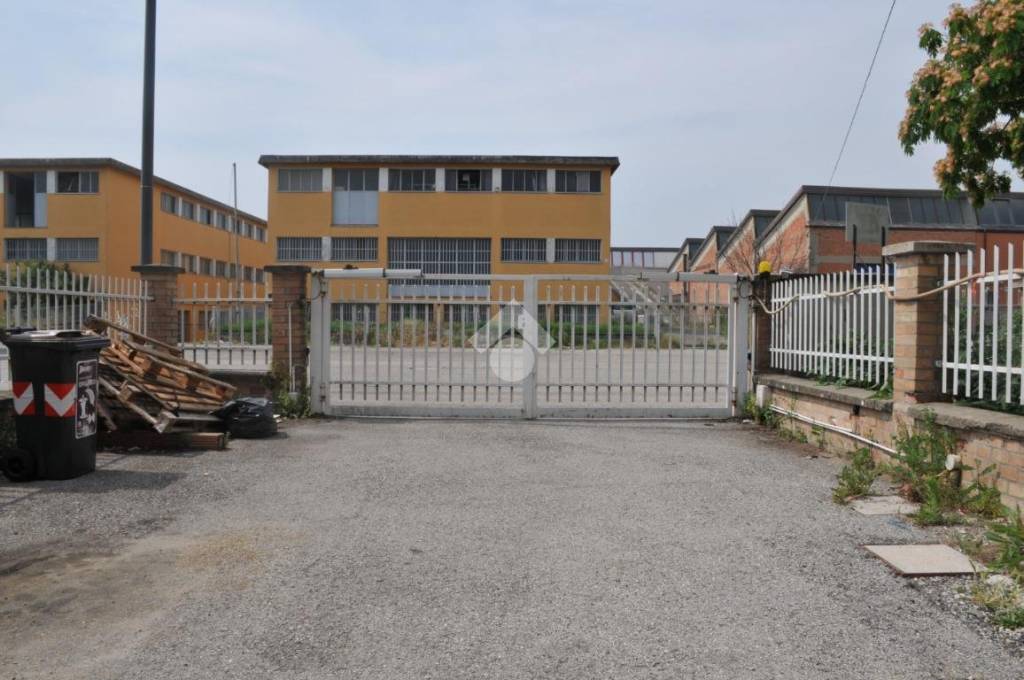 negozio in vendita a San Giorgio di Piano