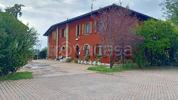 negozio in vendita a San Giovanni in Persiceto