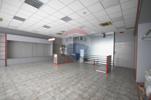 locale commerciale in vendita a San Giovanni in Persiceto