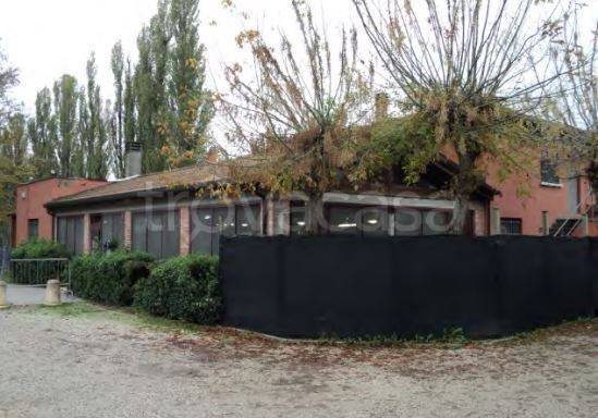 negozio in vendita a San Giovanni in Persiceto