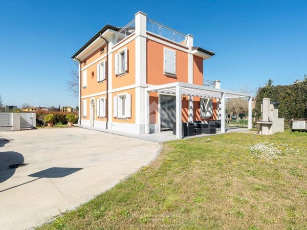 casa indipendente in vendita a San Giovanni in Persiceto in zona La Villa