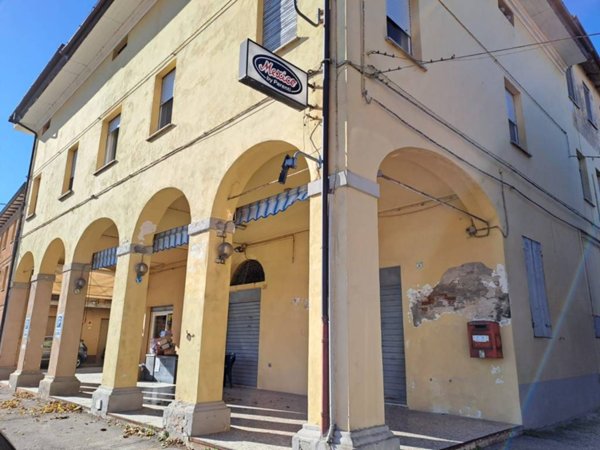 negozio in vendita a San Giovanni in Persiceto in zona Budrie