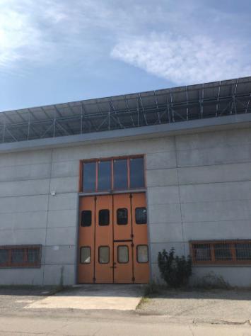 locale commerciale in vendita a San Giovanni in Persiceto