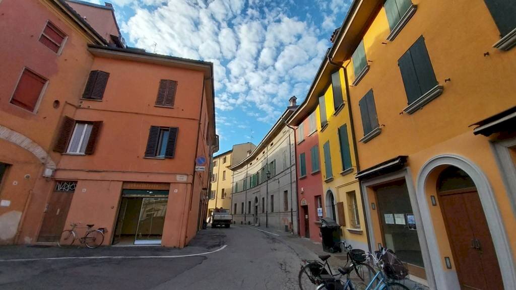 negozio in vendita a San Giovanni in Persiceto