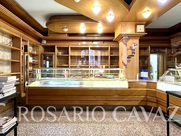 negozio in vendita a San Giovanni in Persiceto