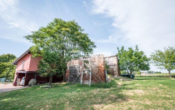 casale in vendita a San Giovanni in Persiceto