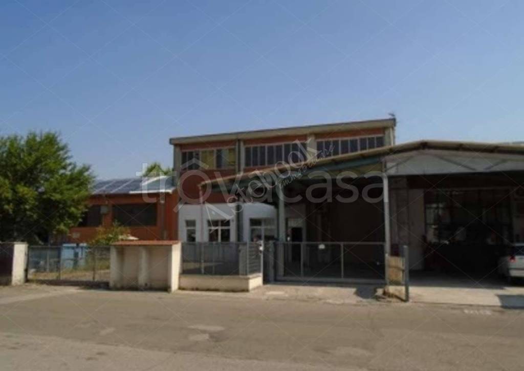 locale commerciale in vendita a San Giovanni in Persiceto