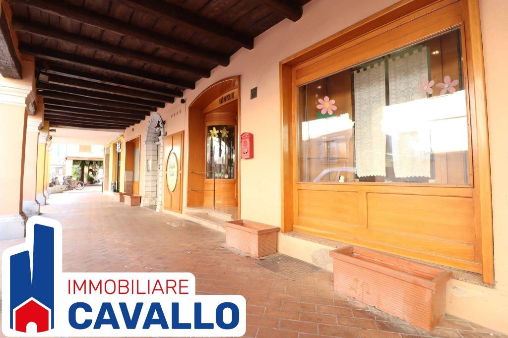 negozio in vendita a San Giovanni in Persiceto