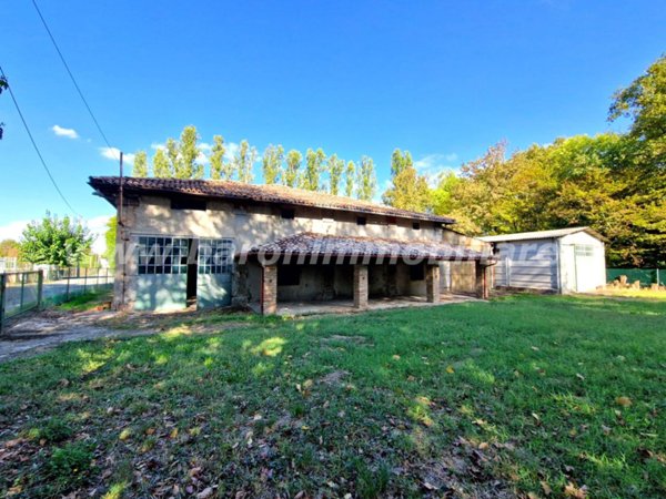 negozio in vendita a San Giovanni in Persiceto