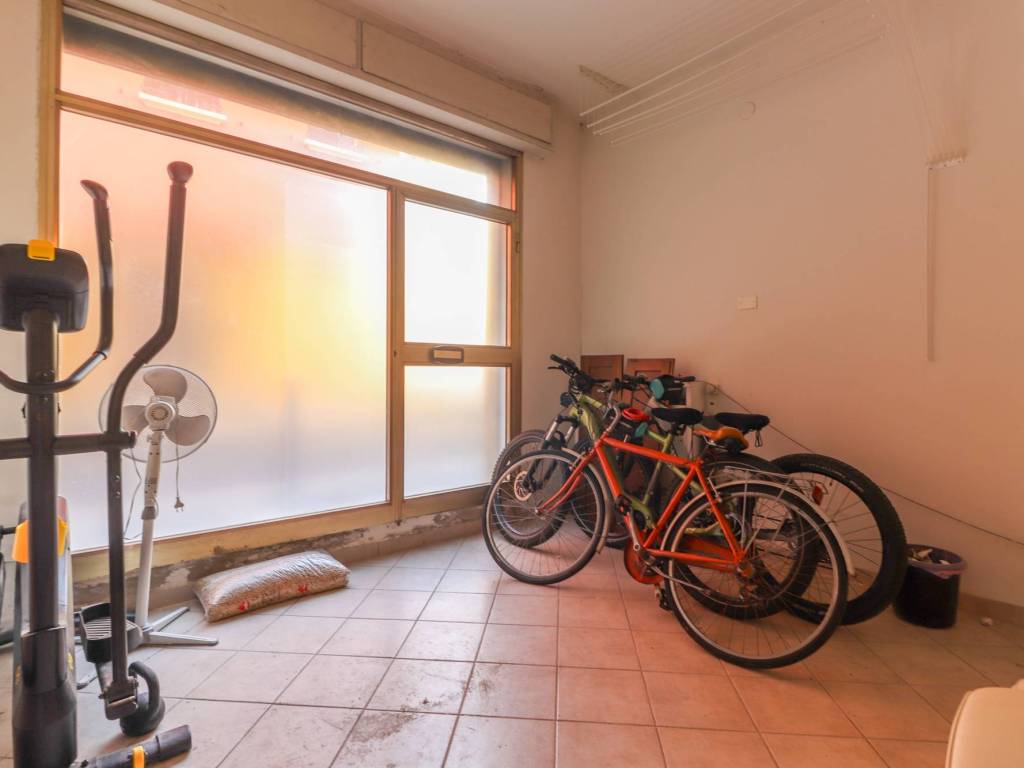 negozio in vendita a San Giovanni in Persiceto