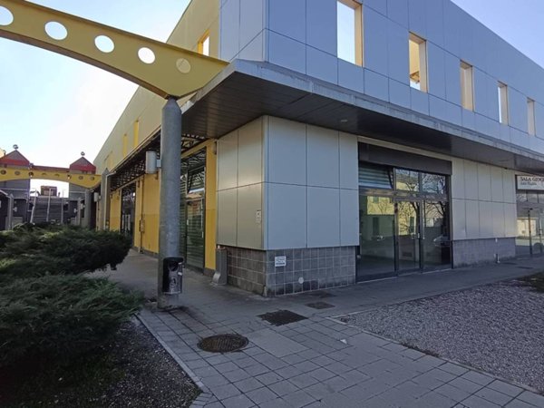 negozio in vendita a San Giovanni in Persiceto