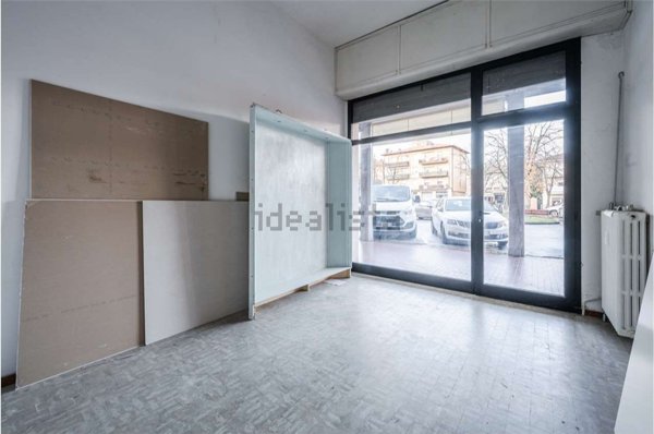 negozio in vendita a San Giovanni in Persiceto in zona Decima