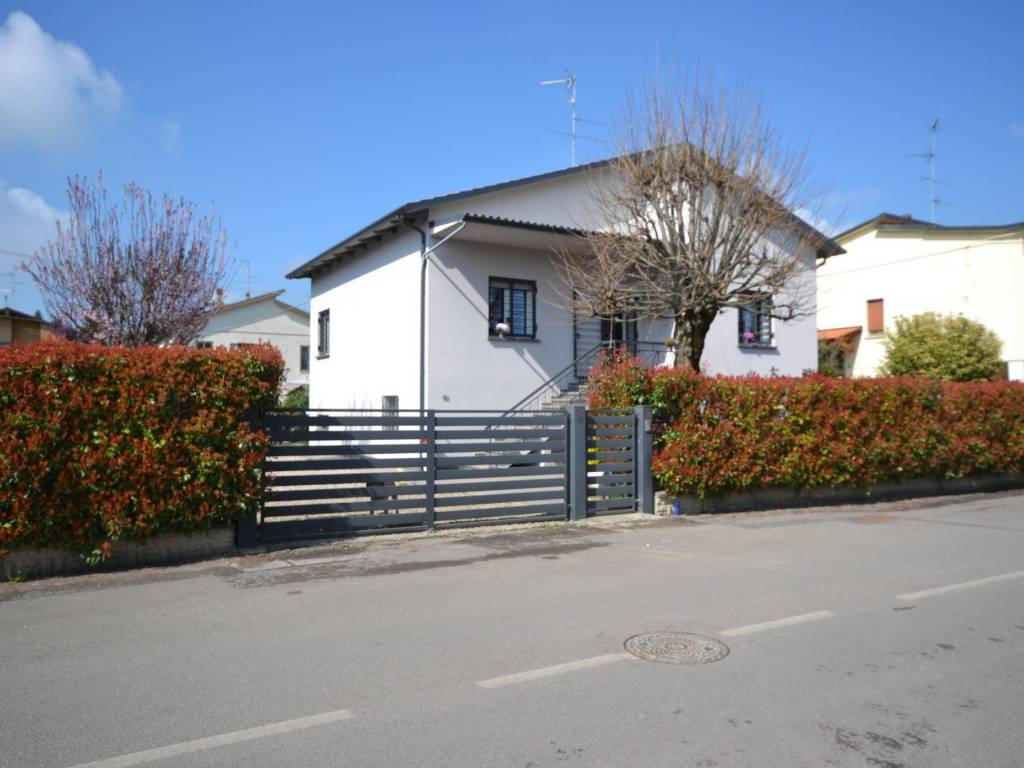 casa indipendente in vendita a San Giovanni in Persiceto in zona Decima