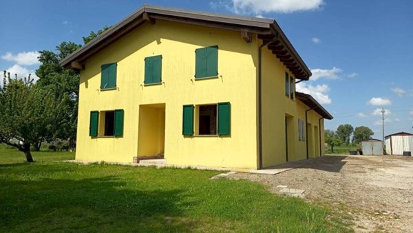 casa indipendente in vendita a San Giovanni in Persiceto in zona Decima
