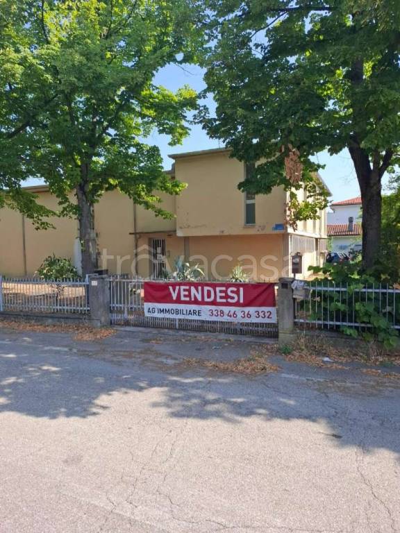locale commerciale in vendita a San Giovanni in Persiceto