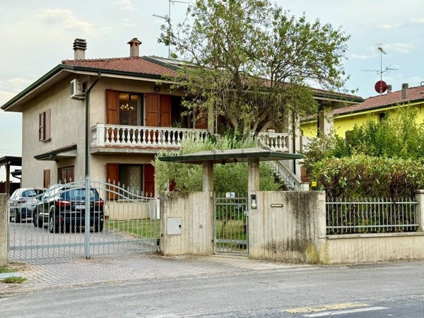 casa indipendente in vendita a San Giovanni in Persiceto in zona Arginone