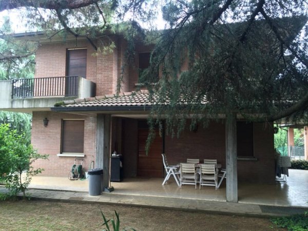 casa indipendente a San Lazzaro di Savena in zona Martiri di Pizzocalvo