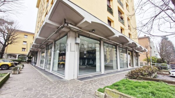 negozio in vendita a San Lazzaro di Savena