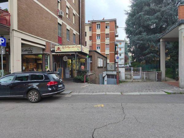 locale di sgombero in vendita a San Lazzaro di Savena