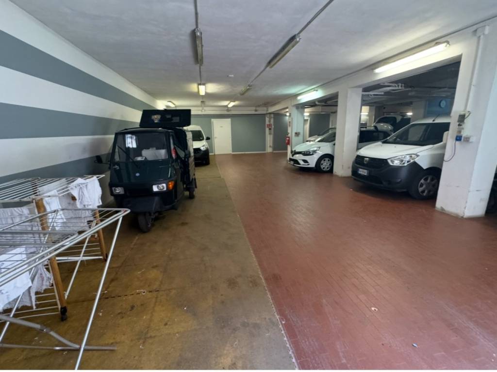 locale commerciale in vendita a San Lazzaro di Savena in zona Ponticella
