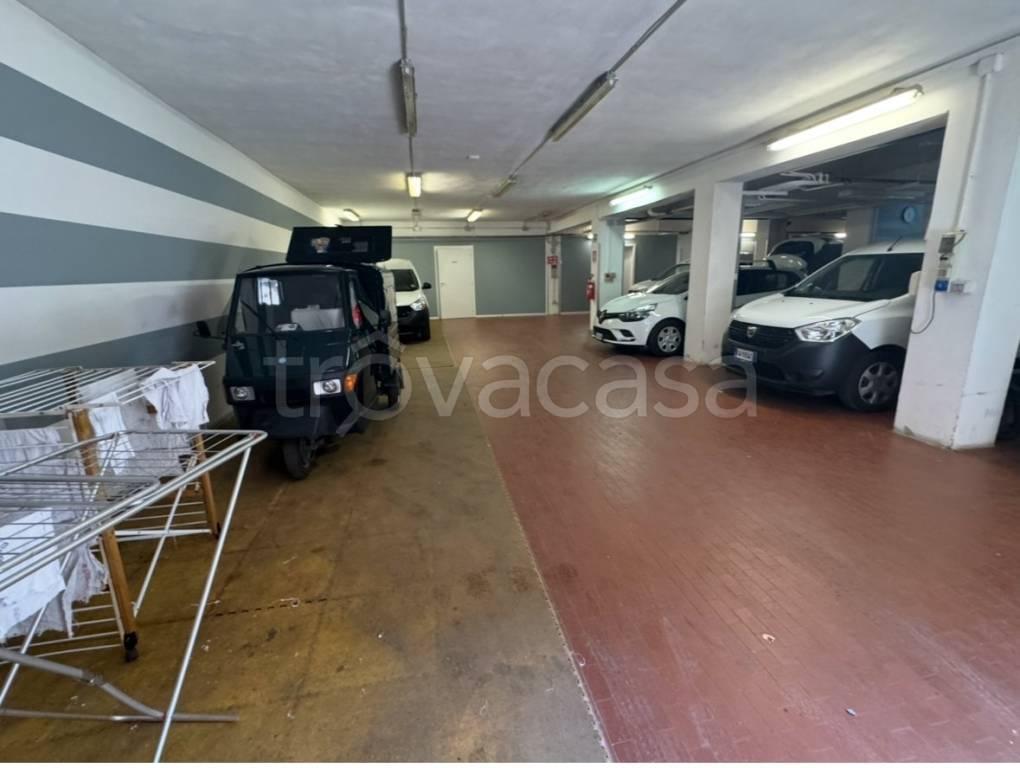 locale commerciale in vendita a San Lazzaro di Savena in zona Ponticella