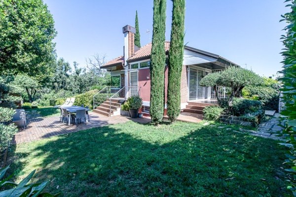 casa indipendente a San Lazzaro di Savena in zona Martiri di Pizzocalvo