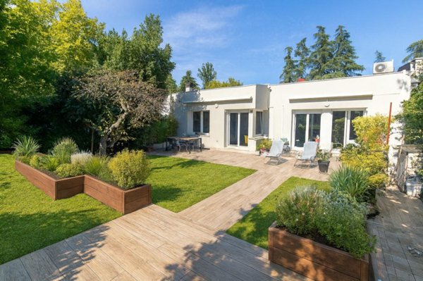 casa indipendente a San Lazzaro di Savena in zona Martiri di Pizzocalvo