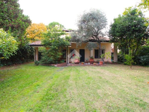 casa indipendente a San Lazzaro di Savena in zona Martiri di Pizzocalvo
