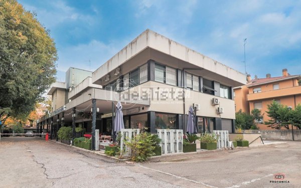 locale commerciale in vendita a San Lazzaro di Savena