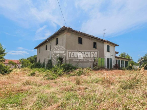casa indipendente a San Lazzaro di Savena in zona Martiri di Pizzocalvo