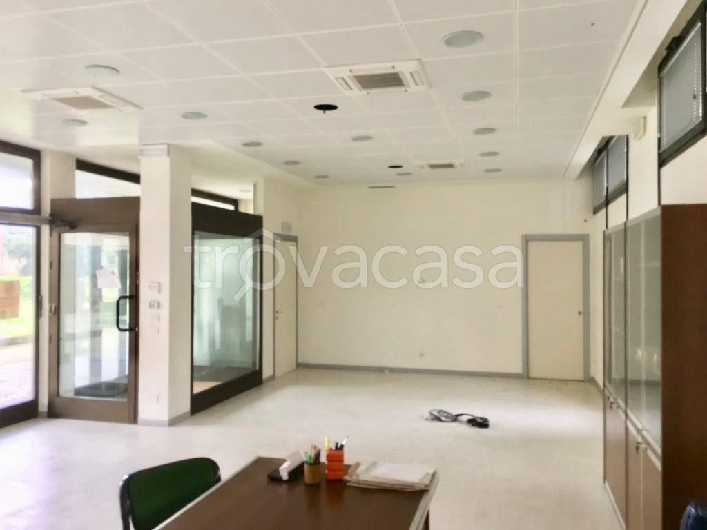 negozio in vendita a San Lazzaro di Savena