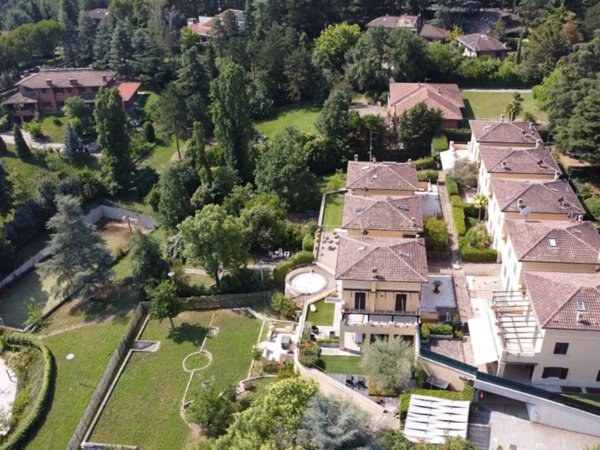 casa indipendente a San Lazzaro di Savena in zona Martiri di Pizzocalvo